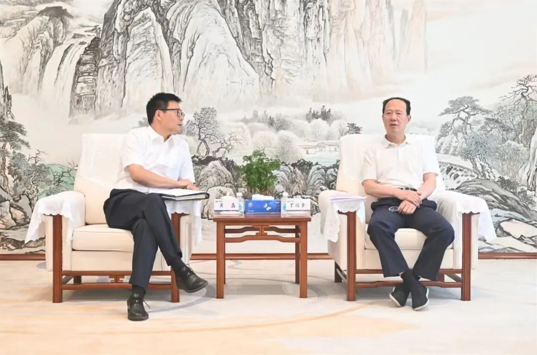 中國電建黨委書記、董事長丁焰章與上海電氣集團(tuán)黨委書記、董事長吳磊會談