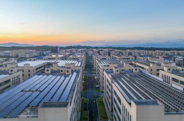 湖南道縣:屋頂發(fā)電 低碳發(fā)展