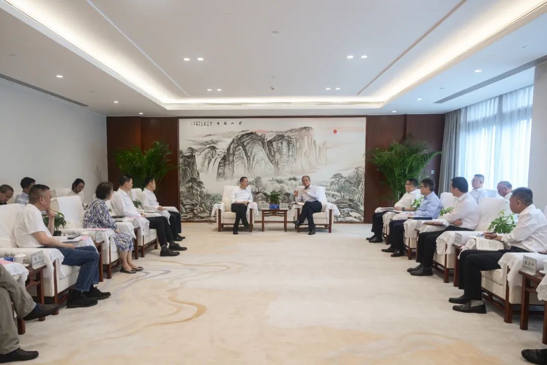 中國電建黨委副書記、總經(jīng)理王斌與北京市海淀區(qū)區(qū)長李俊杰會談