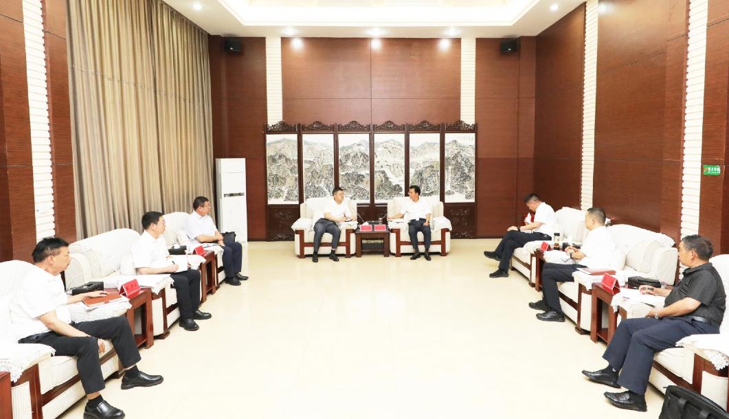 貴州發(fā)耳發(fā)電公司系統(tǒng)傳達(dá)學(xué)習(xí)李奕與六盤水市委書記張定超、市長李巍座談會精神
