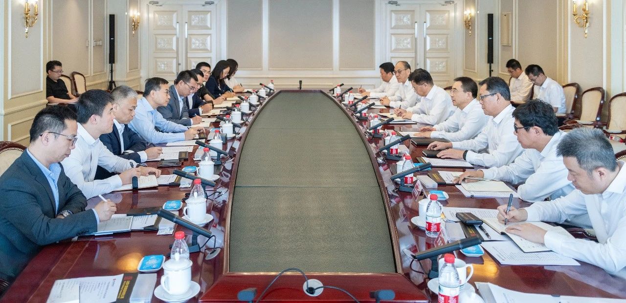 大唐集團(tuán)黨組書記、董事長(zhǎng)鄒磊與遠(yuǎn)景科技集團(tuán)董事長(zhǎng)張雷會(huì)談