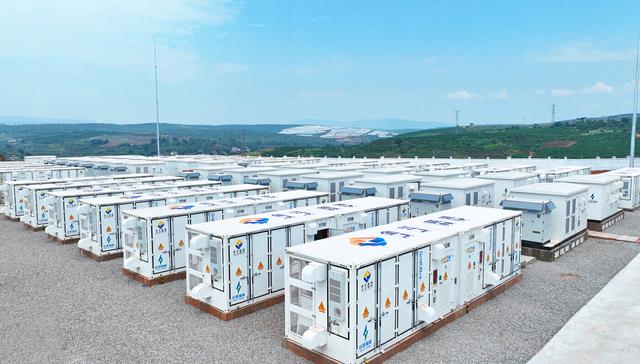 云南省最大規(guī)?！霸淳W(wǎng)荷儲(chǔ)”新能源集群項(xiàng)目建成投產(chǎn)