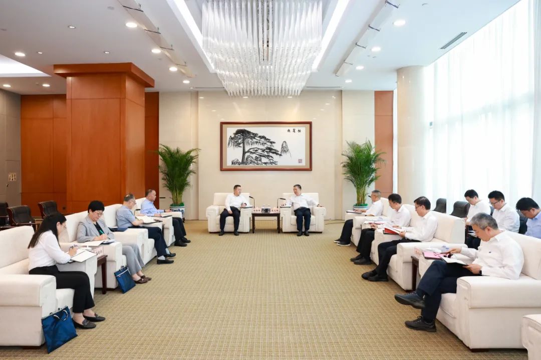 華能集團(tuán)公司總經(jīng)理張文峰會見中國國新董事長徐思偉、總經(jīng)理莫德旺