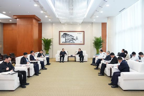 華能集團(tuán)總經(jīng)理、黨組副書(shū)記張文峰會(huì)見(jiàn)甘肅省副省長(zhǎng)王鈞