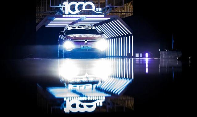 年產(chǎn)量破千萬(wàn)，中國(guó)新能源汽車挑戰(zhàn)中前行