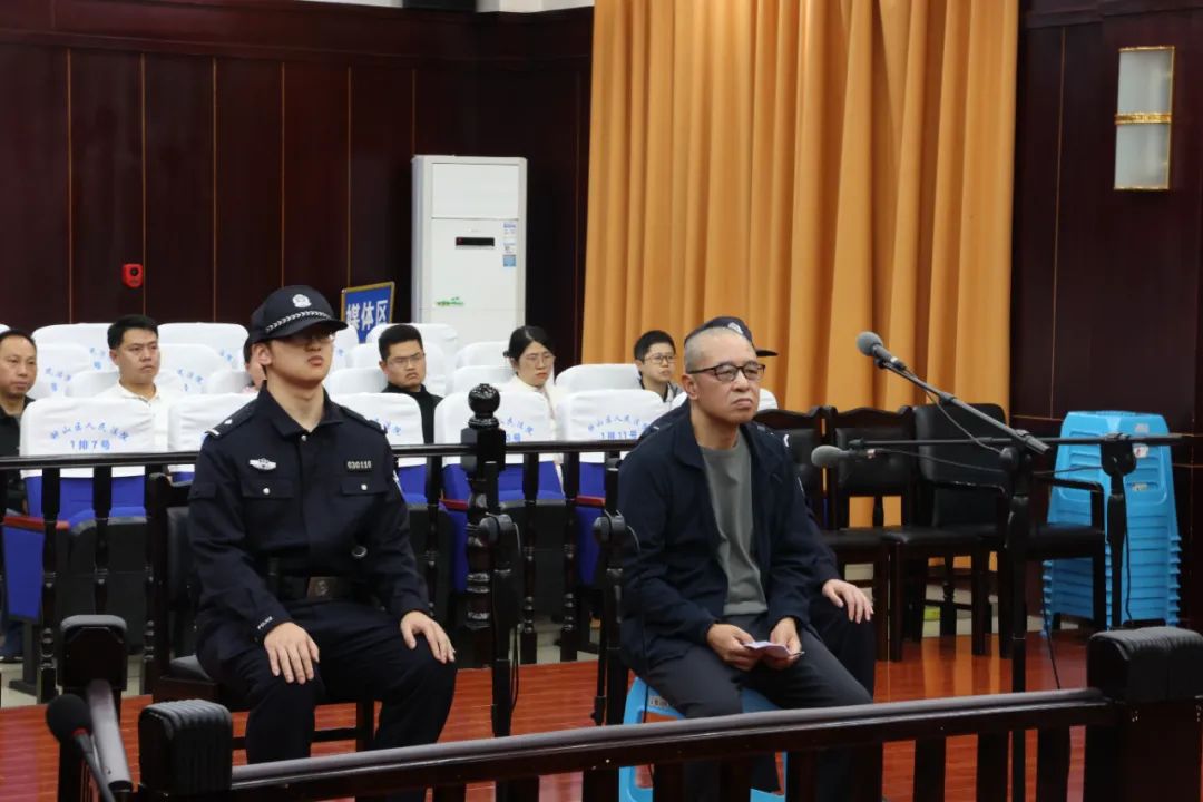 貴州電網(wǎng)原專職董事徐銘受賄、行賄案一審宣判