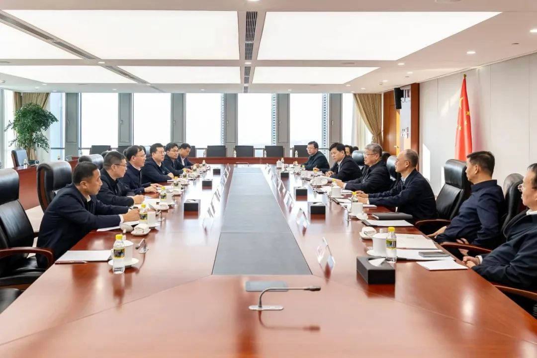 國(guó)家能源集團(tuán)黨組書(shū)記、董事長(zhǎng)劉國(guó)躍與中國(guó)大唐黨組副書(shū)記、總經(jīng)理張傳江會(huì)談
