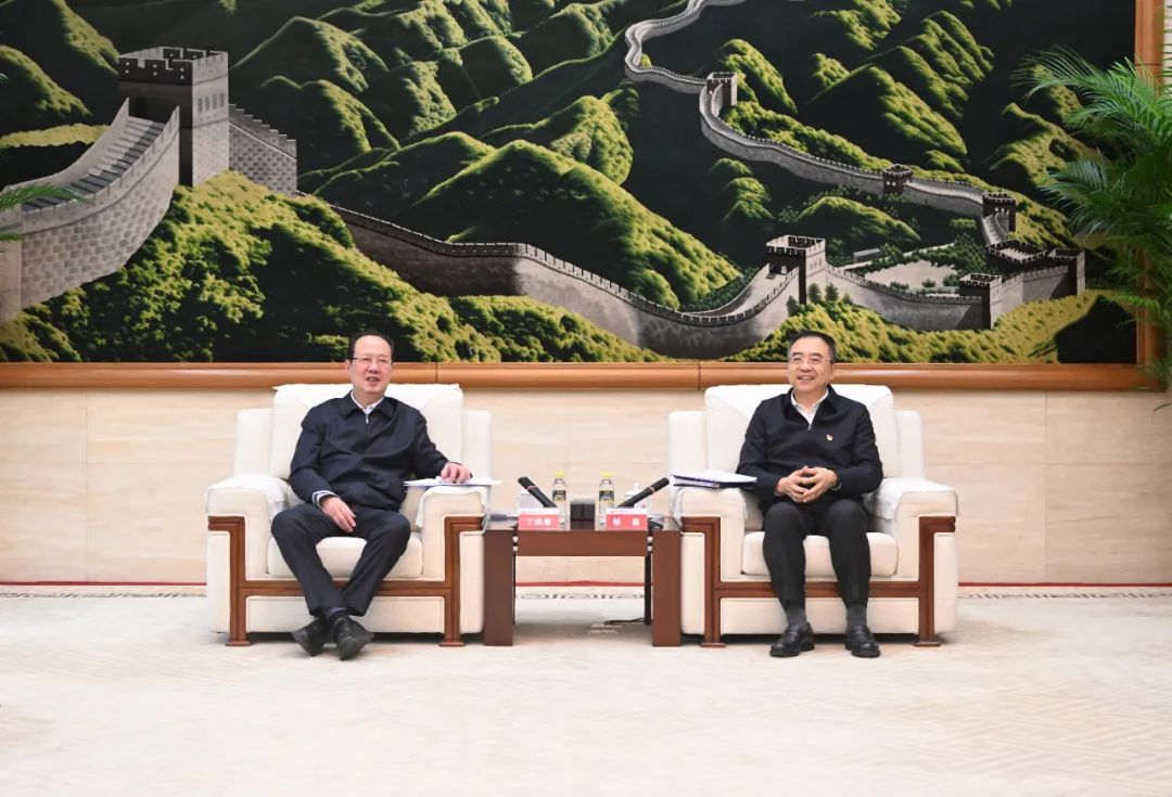 中國電建黨委書記、董事長丁焰章與中國大唐黨組書記、董事長鄒磊會談