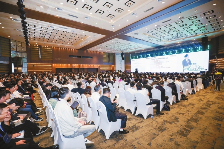 院士專家學(xué)者探討新型電力系統(tǒng)怎么建 人工智能、柔性構(gòu)網(wǎng)、新型儲(chǔ)能成熱詞