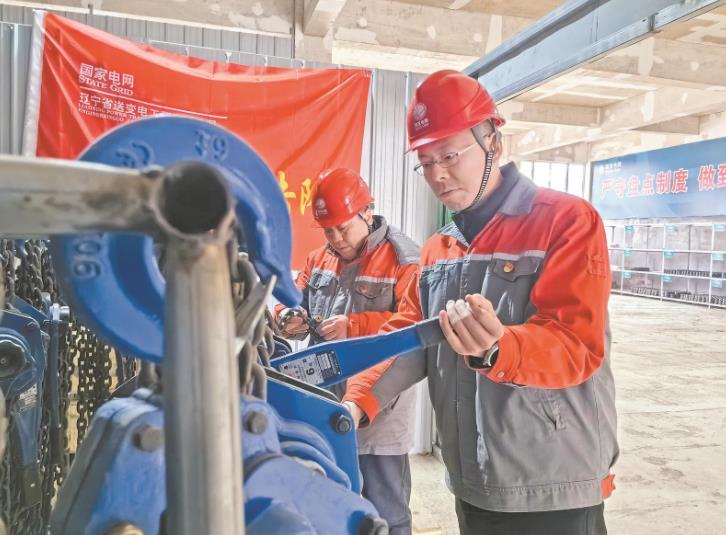 李俊鵬：走南闖北建電網(wǎng)，施工細(xì)節(jié)見(jiàn)真章