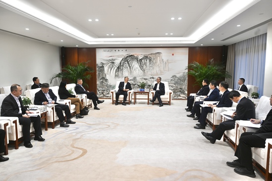 中國(guó)電建黨委副書記、總經(jīng)理王斌與中國(guó)機(jī)電商會(huì)黨委書記、會(huì)長(zhǎng)張鈺晶舉行會(huì)談