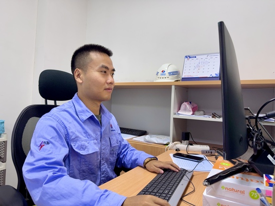 【新春走基層】春節(jié)堅守，點亮異國的奉獻之光