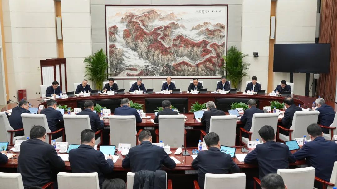 關(guān)于“雙碳”工作和新興產(chǎn)業(yè)發(fā)展，戴厚良強(qiáng)調(diào)這幾點(diǎn)