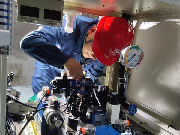 【新春走基層】南歐江畔“追光人”，以堅(jiān)守詮釋