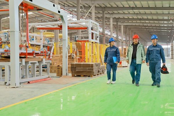 廣西浦北供電局主動(dòng)上門貼心服務(wù) 保障企業(yè)復(fù)