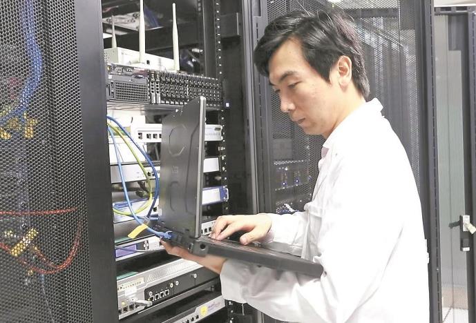 吳麗進(jìn)：當(dāng)好電網(wǎng)網(wǎng)絡(luò)防線(xiàn)“守護(hù)人”