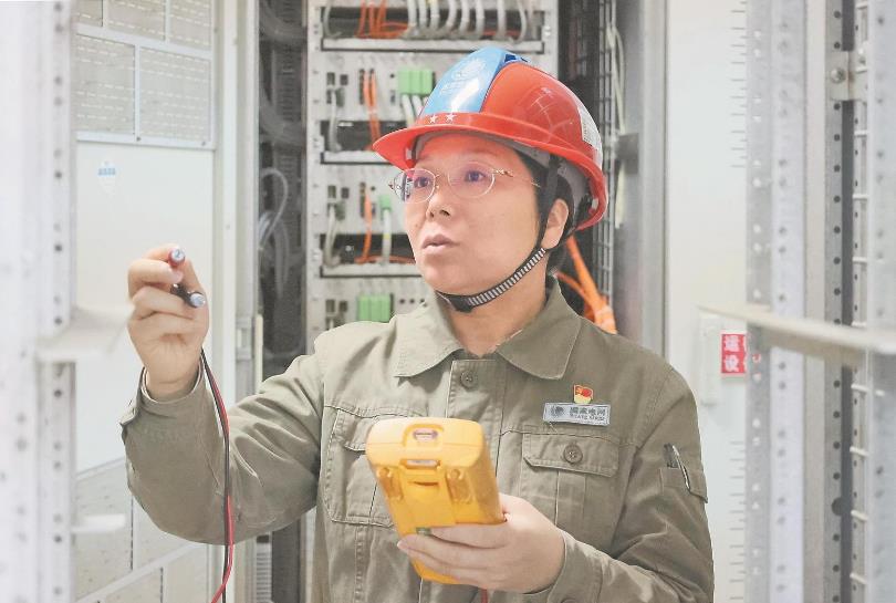 【國(guó)網(wǎng)特等勞模】黃瑤玲：核心技術(shù)抓在手，國(guó)產(chǎn)化改造帶頭干