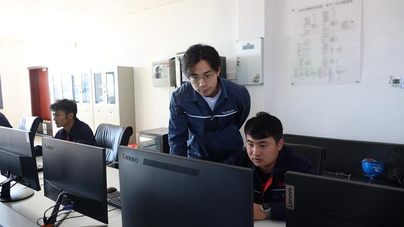 貴州興義供電局傾情服務(wù)新能源發(fā)電站 為電網(wǎng)