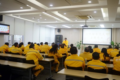 華潤南京公司檢修公司黨支部開展黨員大會、支委會以及3月份主題黨日活動