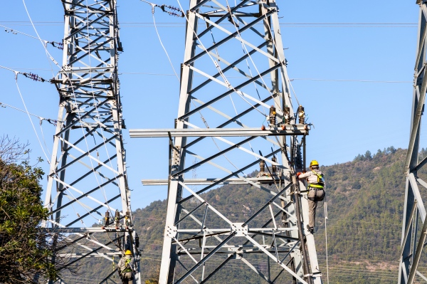 國(guó)網(wǎng)臺(tái)州市黃巖區(qū)供電公司：電網(wǎng)建設(shè)再優(yōu)化 和合聚力強(qiáng)勁能